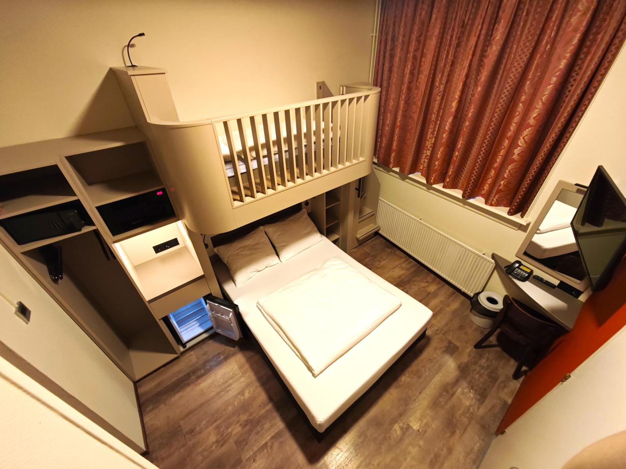 Hotel A-train Ámsterdam